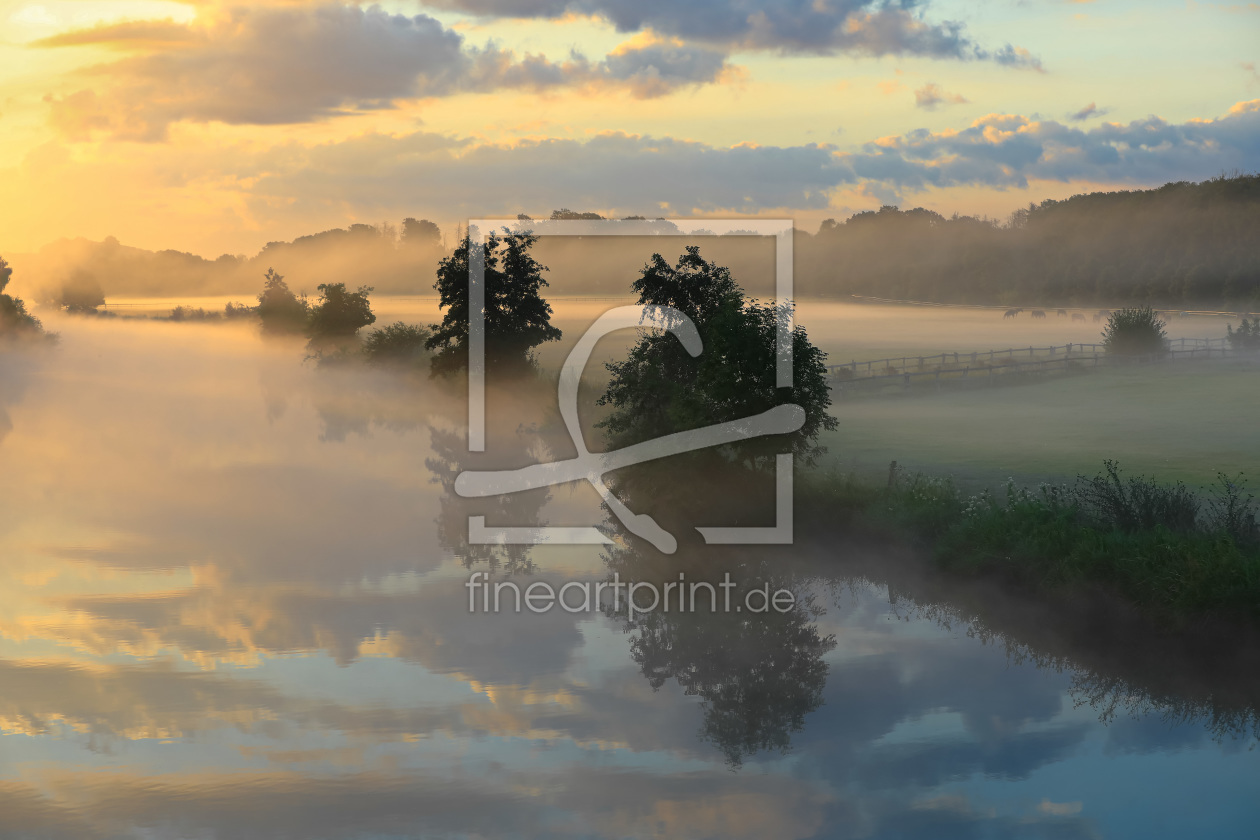 Bild-Nr.: 12243856 Fluss und Land unter Nebel erstellt von falconer59