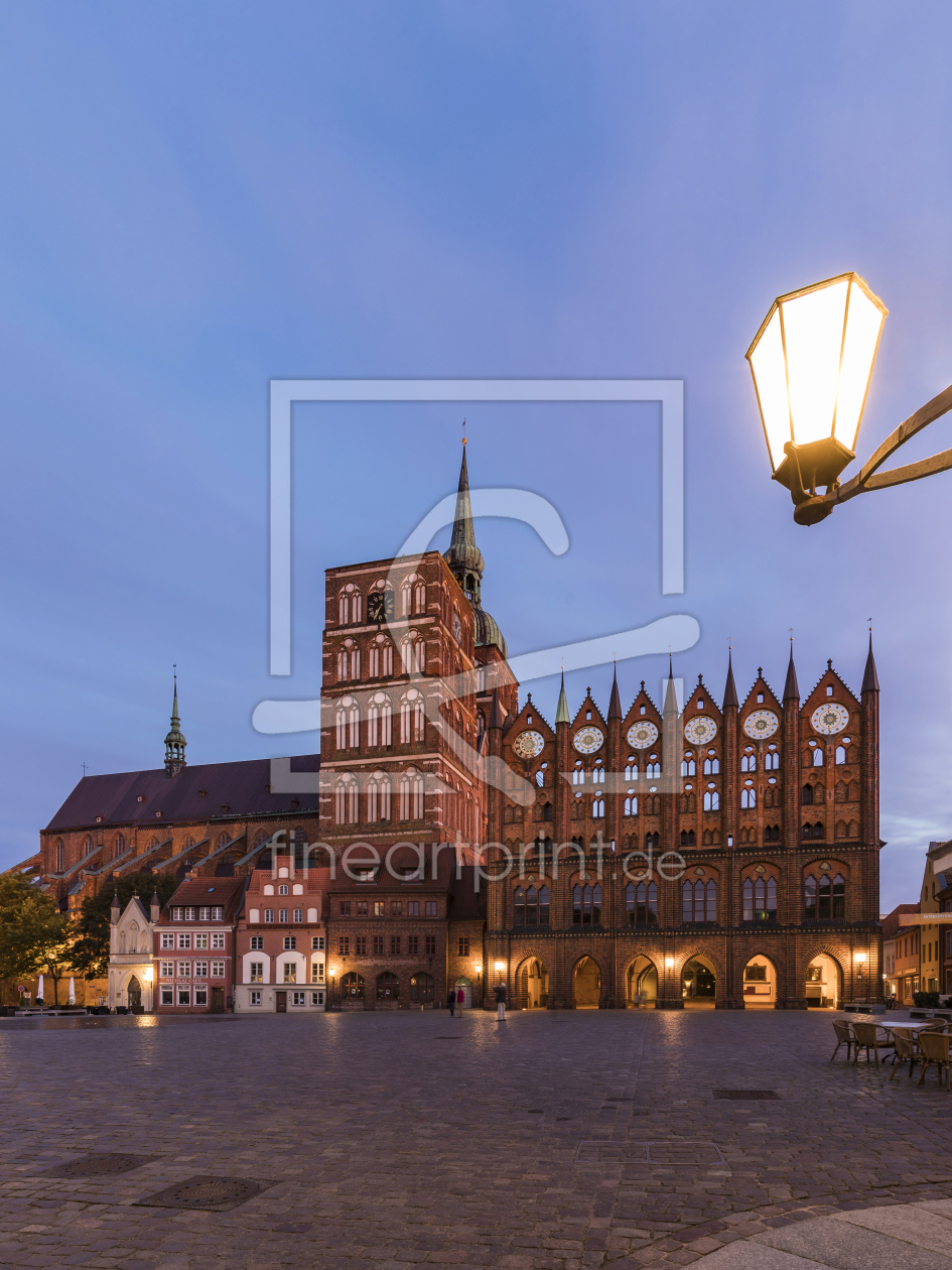 Bild-Nr.: 12244213 Alter Markt in Stralsund am Abend erstellt von dieterich