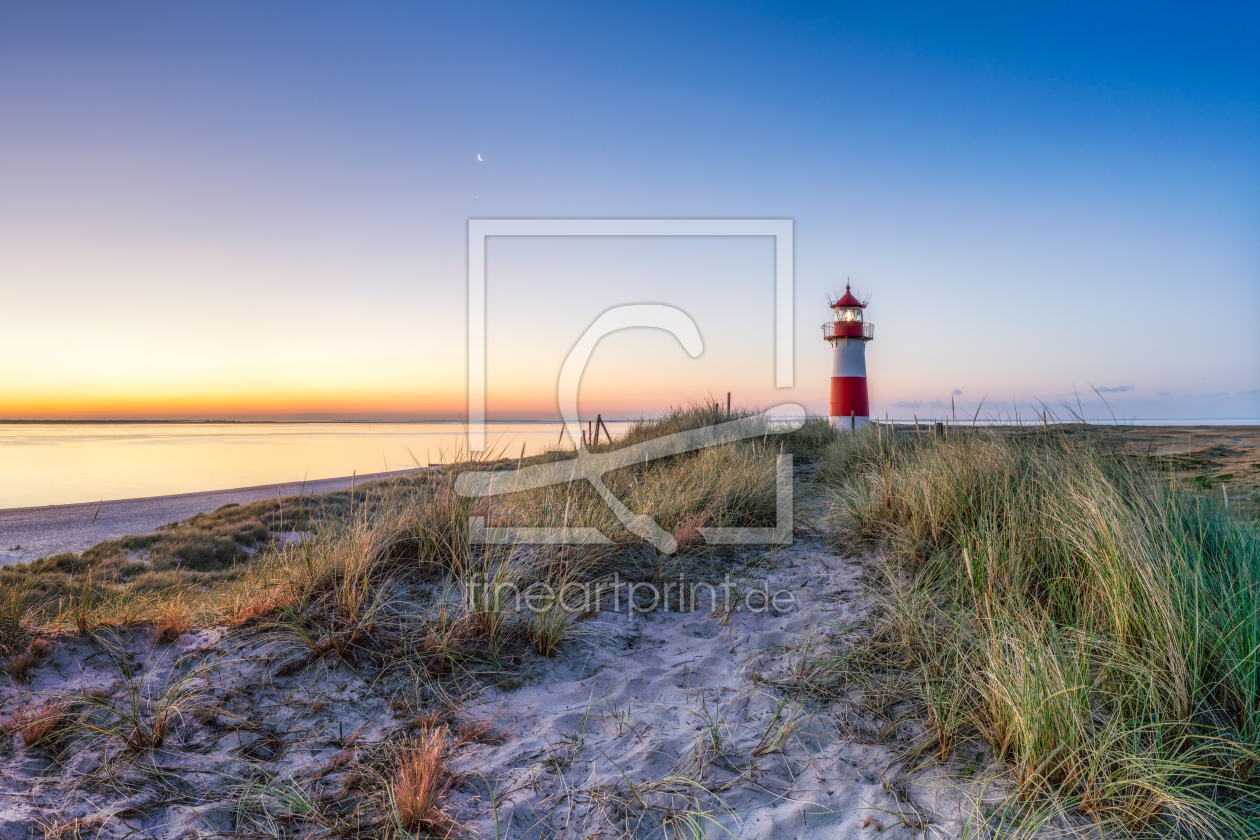 Bild-Nr.: 12245666 Sonnenaufgang am Leuchtturm auf Sylt erstellt von eyetronic