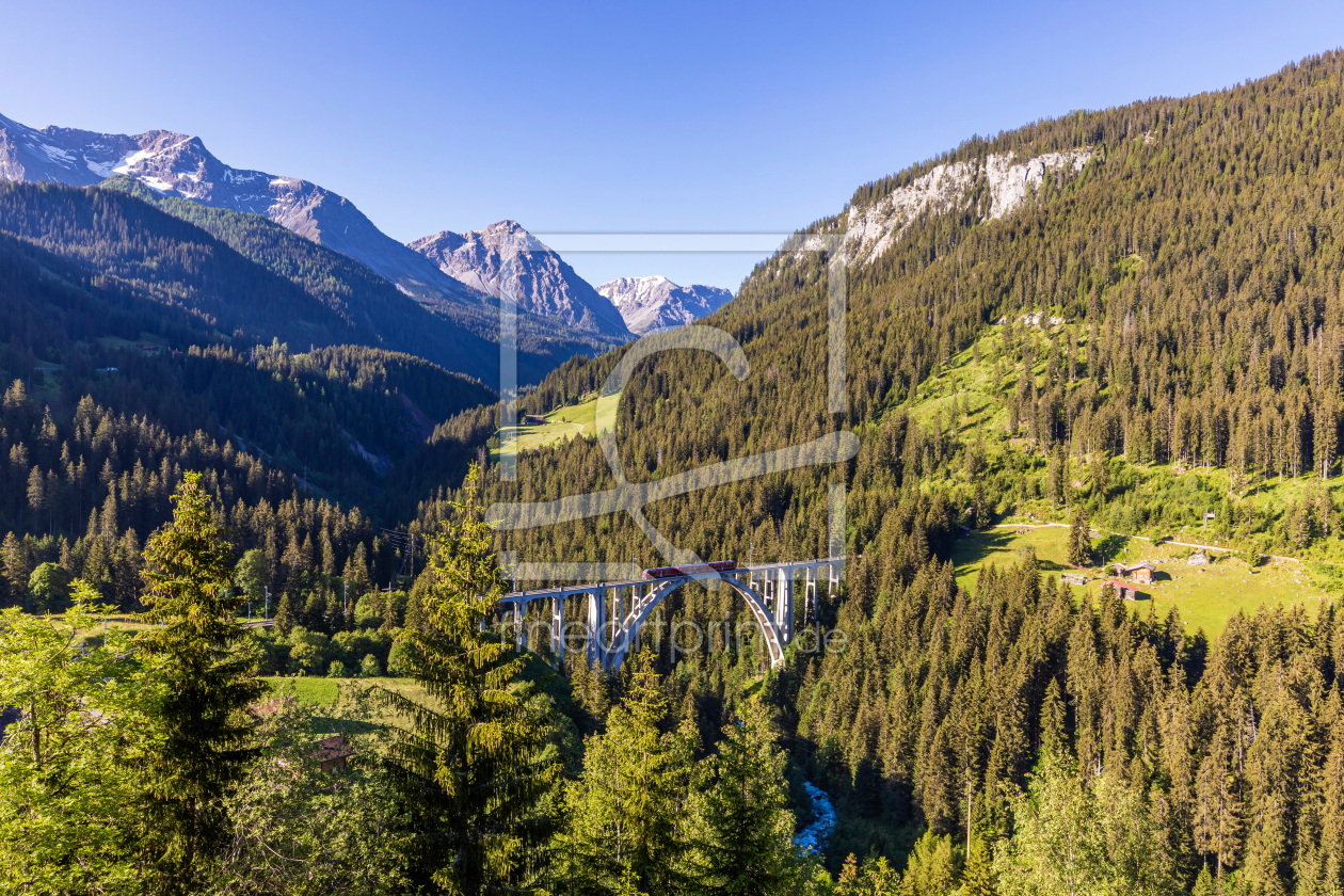 Bild-Nr.: 12259860 Rhätische Bahn auf dem Langwieser Viadukt erstellt von dieterich