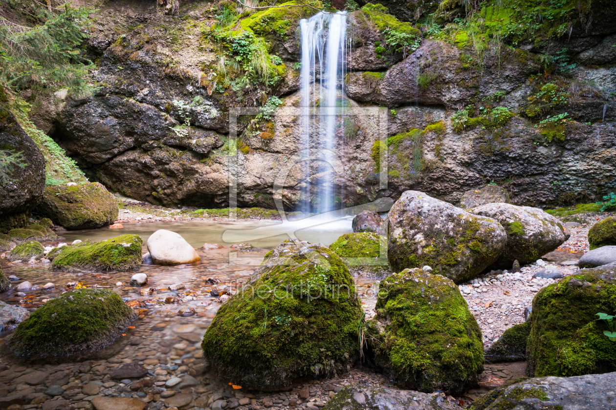 Bild-Nr.: 12297334 Gschwender Wasserfall im Allgäu am Herbsttag erstellt von raphotography88