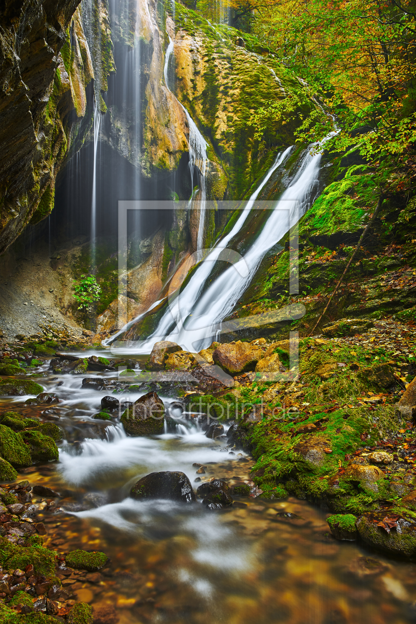 Bild-Nr.: 12335451 Schleierwasserfall im Herbst erstellt von Byrado