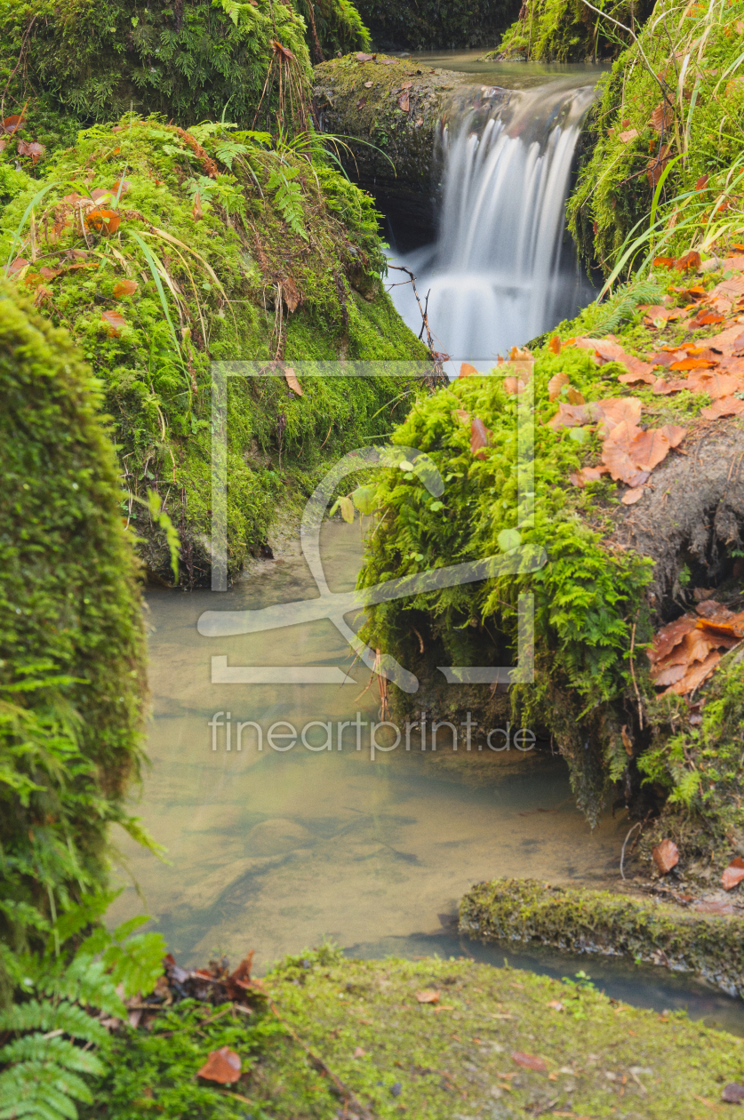 Bild-Nr.: 12339279 Kleiner Wasserfall erstellt von Togarini