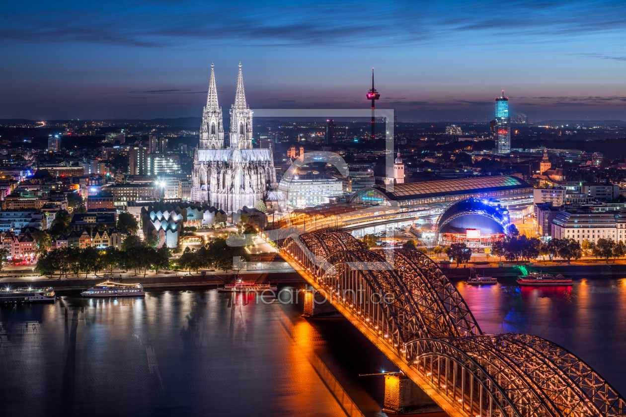 Bild-Nr.: 12366614 Blick auf die Skyline von Köln bei Nacht erstellt von eyetronic