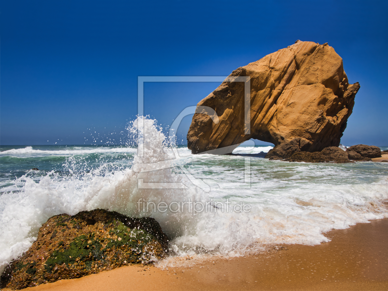 Bild-Nr.: 12366780 Felsen und Strand bei Santa Cruz in Portugal erstellt von Buellom