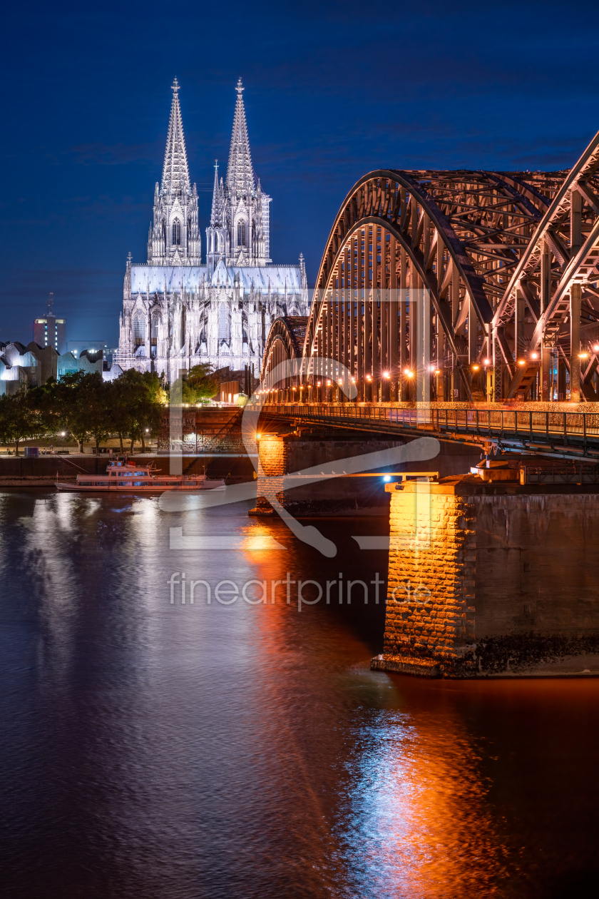 Bild-Nr.: 12368371 Kölner Dom und Hohenzollernbrücke bei Nacht erstellt von eyetronic