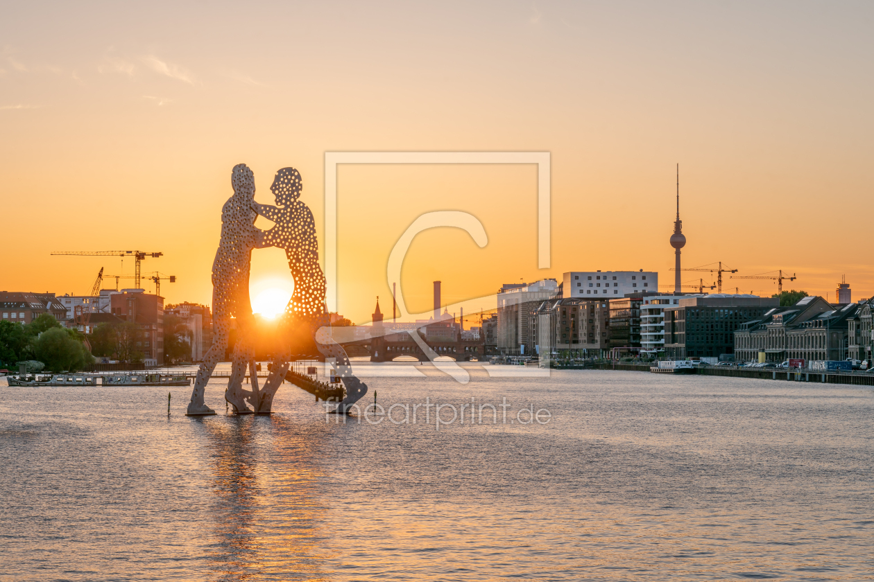 Bild-Nr.: 12369900 Molecule Men bei Sonnenuntergang erstellt von eyetronic