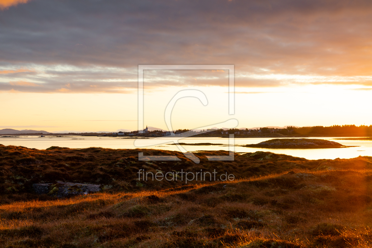 Bild-Nr.: 12372858 Sonnenaufgang mit Blick auf ein Dorf in Norwegen erstellt von Dennis-K