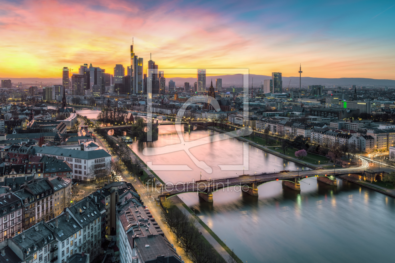 Bild-Nr.: 12394764 Sonnenuntergang über den Dächern Frankfurts erstellt von Michael Valjak