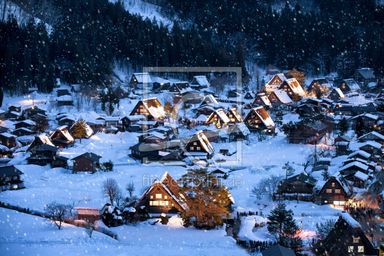 Bild-Nr.: 12402456 Shirakawago Light up Event im Winter erstellt von eyetronic