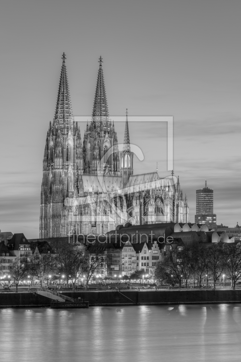 Kölner Dom am Abend schwarz-weiß als Fensterfolie