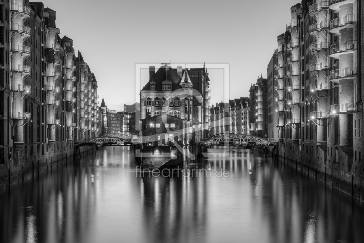 Bild-Nr.: 12407663 Hamburg Wasserschloss schwarz-weiß erstellt von Michael Valjak