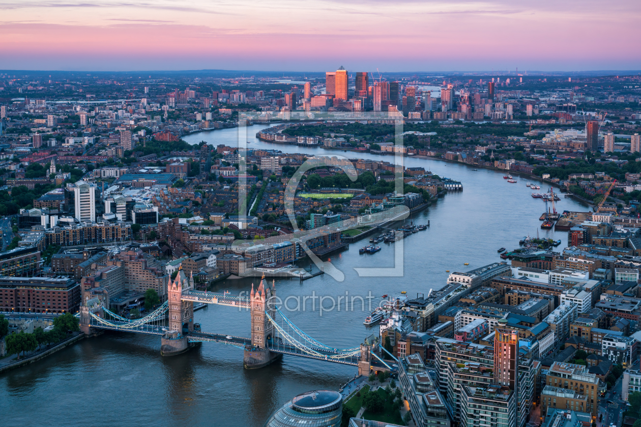 Bild-Nr.: 12433968 London Stadtansicht am Abend erstellt von eyetronic