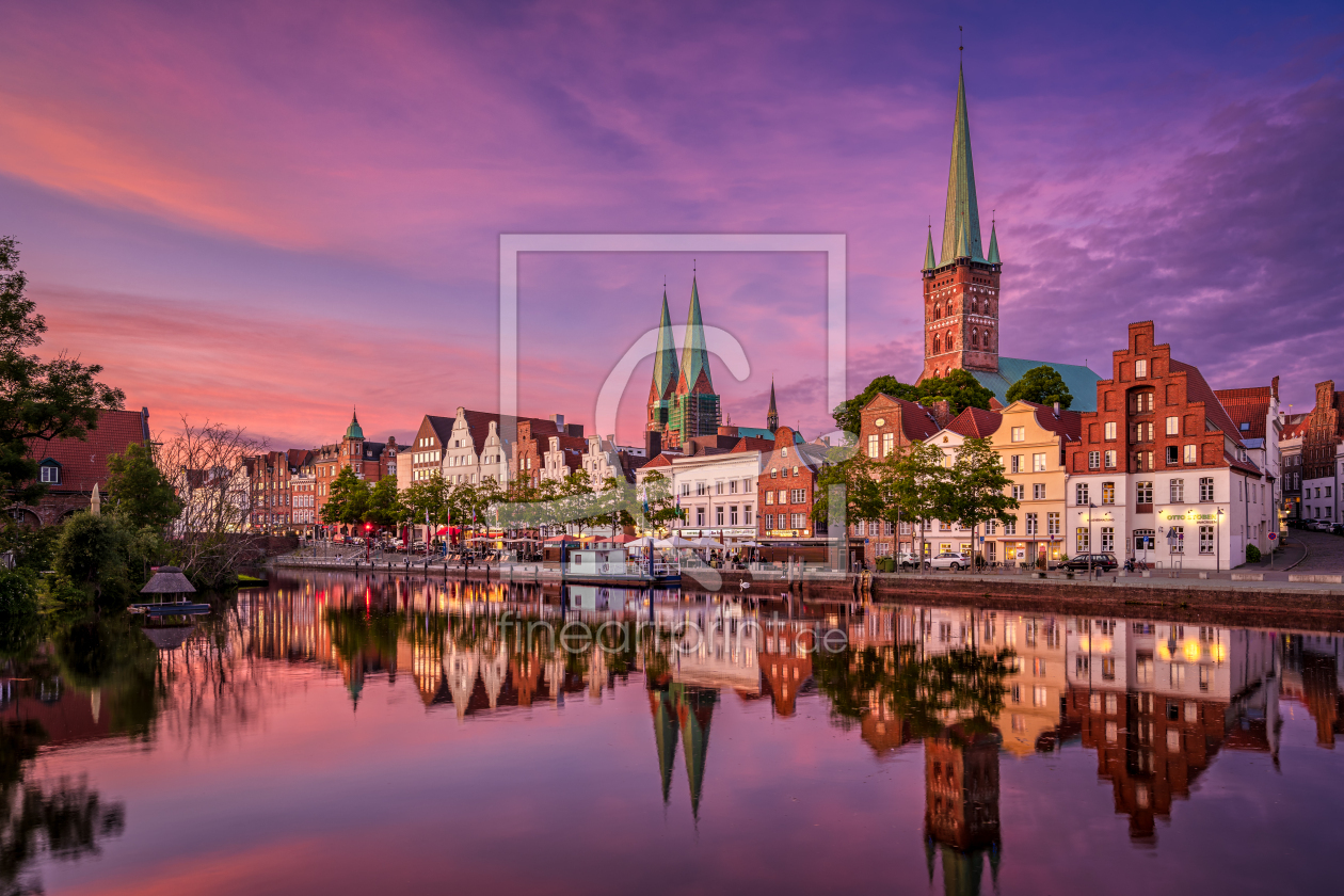 Bild-Nr.: 12446894 Sonnenuntergang in Lübeck erstellt von Mapics