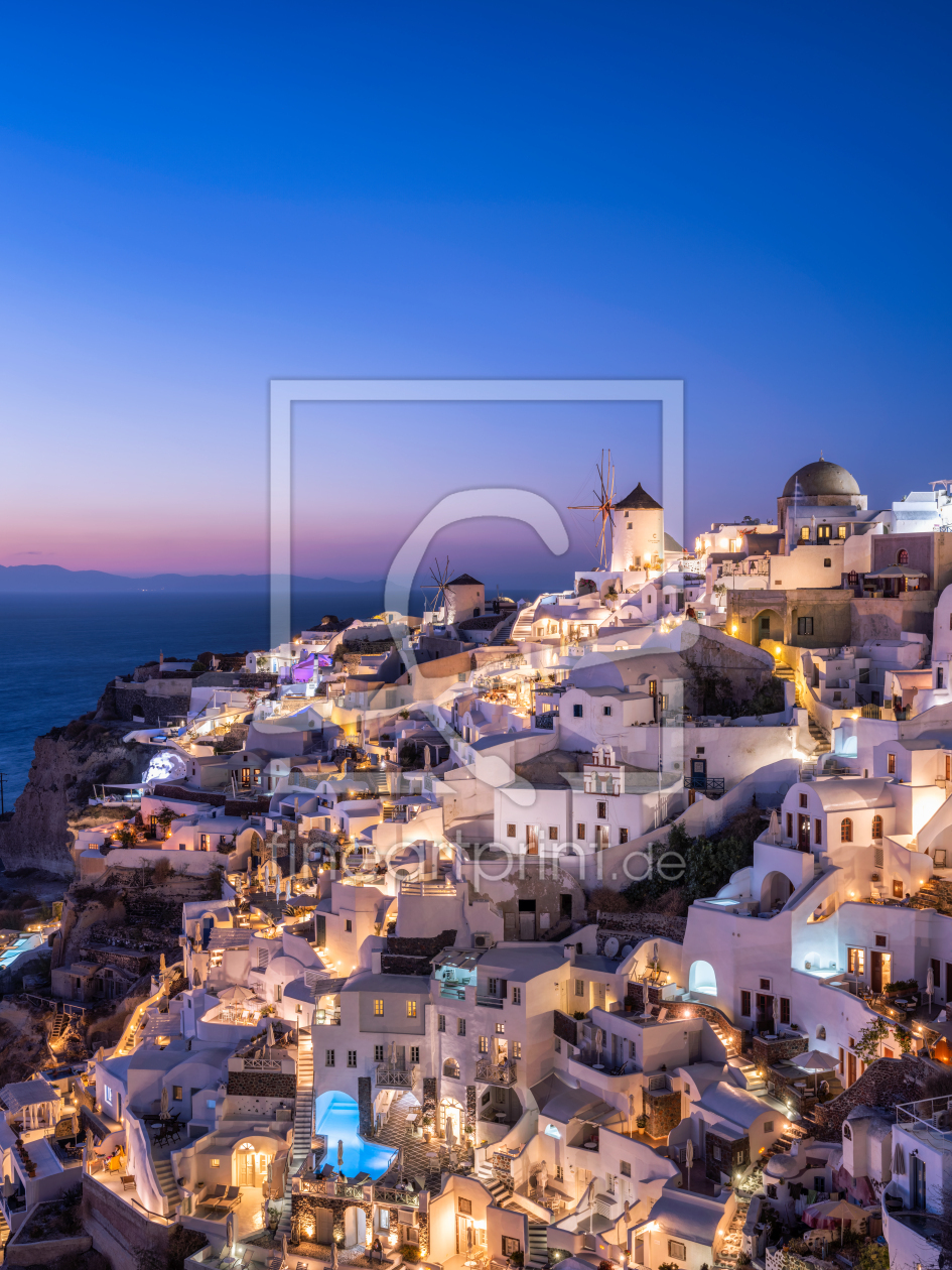 Bild-Nr.: 12512385 Oia auf Santorini bei Nacht erstellt von eyetronic