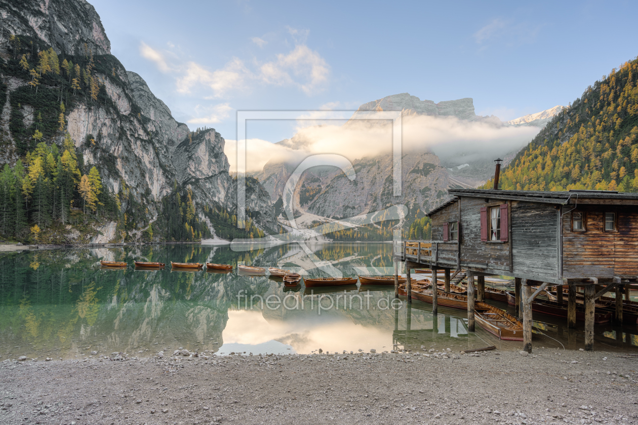 Bild-Nr.: 12528261 Bootshütte am Pragser Wildsee in Südtirol erstellt von Michael Valjak