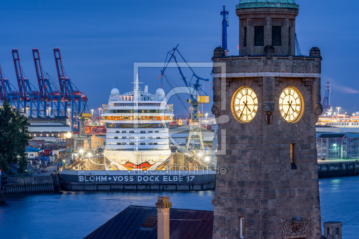 Bild-Nr.: 12533614 Pegelturm St Pauli mit Kreuzfahrtschiff Aida erstellt von eyetronic