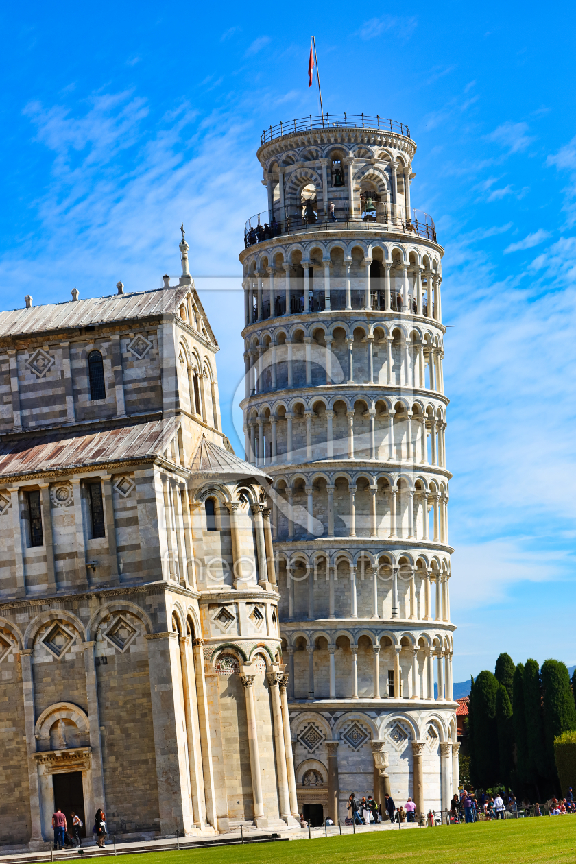 Bild-Nr.: 12555857 Der schiefe Turm von Pisa in Italien - gerade erstellt von Buellom