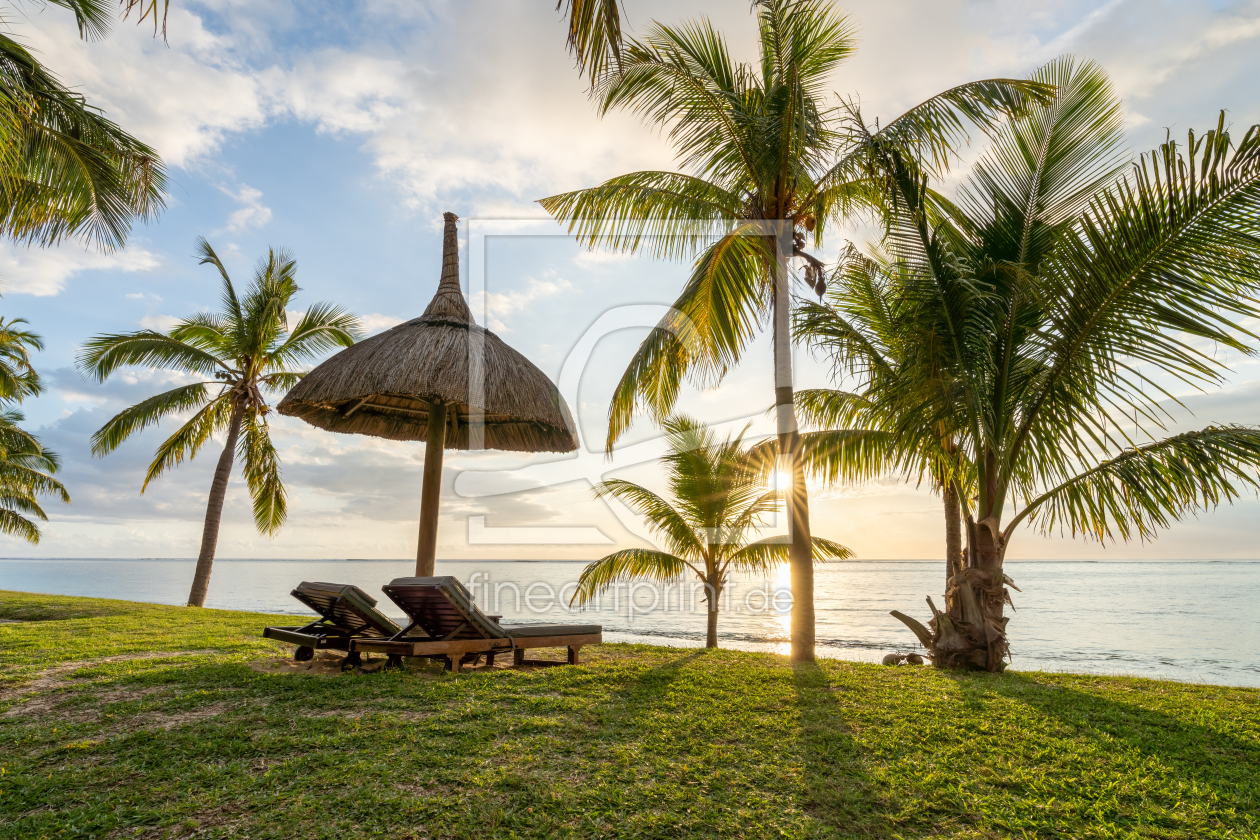 Bild-Nr.: 12583978 Sonnenuntergang am Strand auf Mauritius erstellt von eyetronic