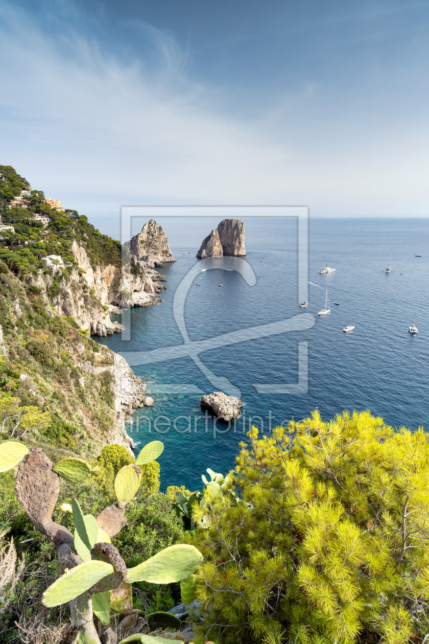 Bild-Nr.: 12606504 Küste von Capri mit Faraglioni Felsen  erstellt von eyetronic