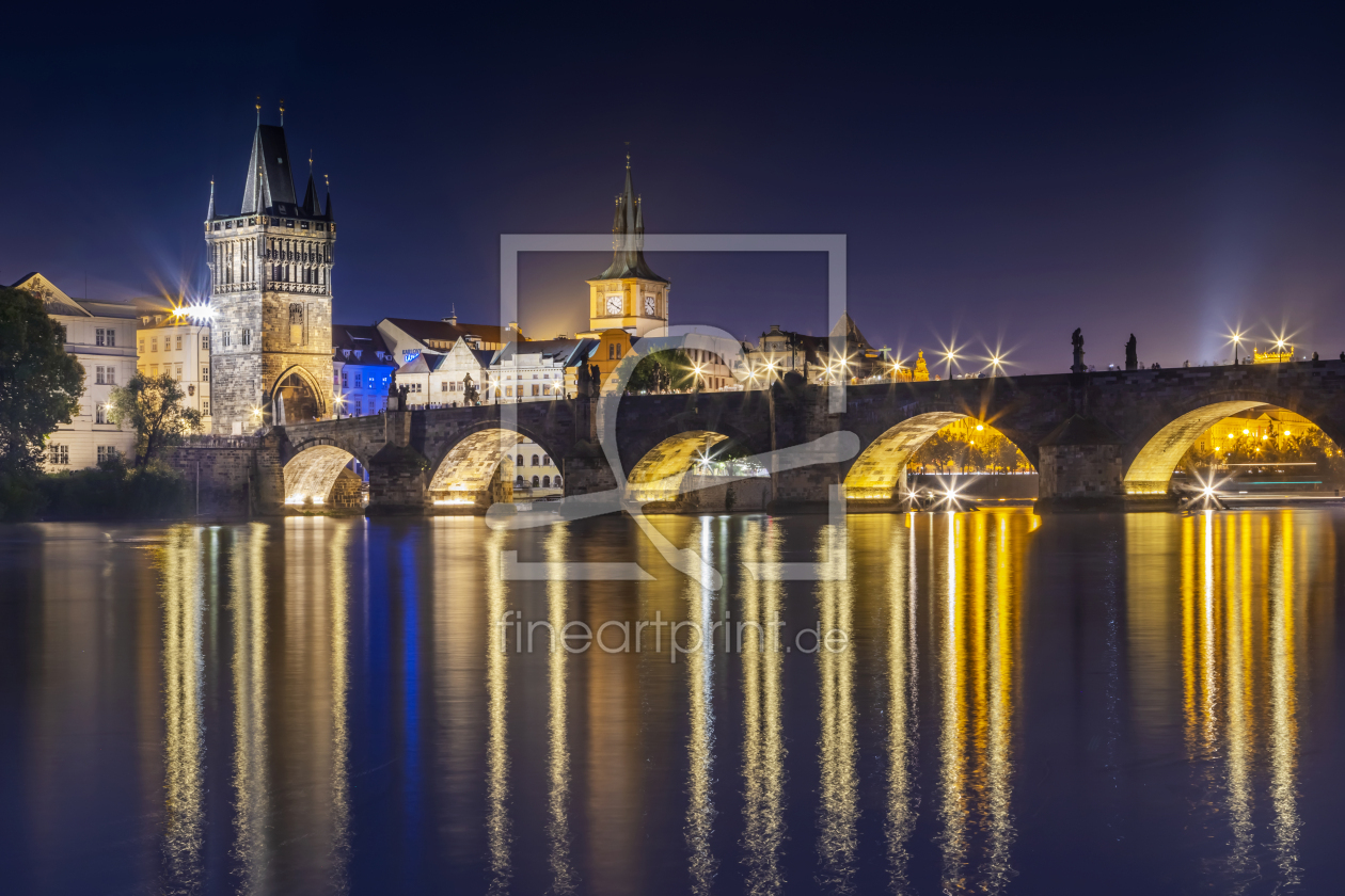 Bild-Nr.: 12614410 Karlsbrücke mit Altstädter Brückenturm bei Nacht erstellt von Melanie Viola