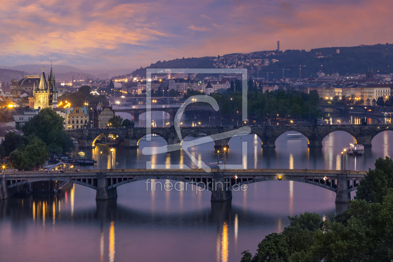 Bild-Nr.: 12618726 Abendlicher Blick über die Moldaubrücken in Prag erstellt von Melanie Viola