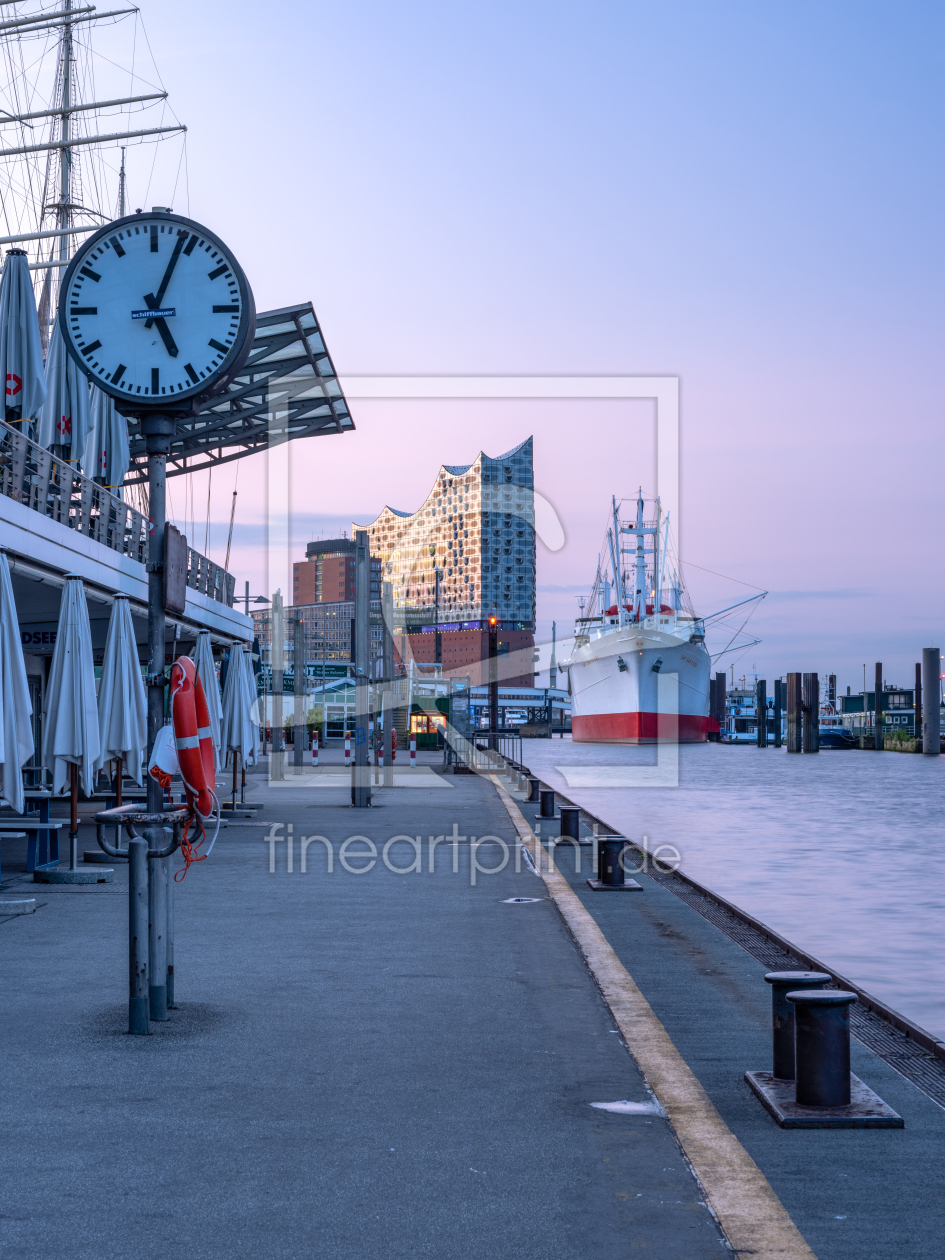 Bild-Nr.: 12619616 Hamburger Hafen am frühen Morgen erstellt von eyetronic