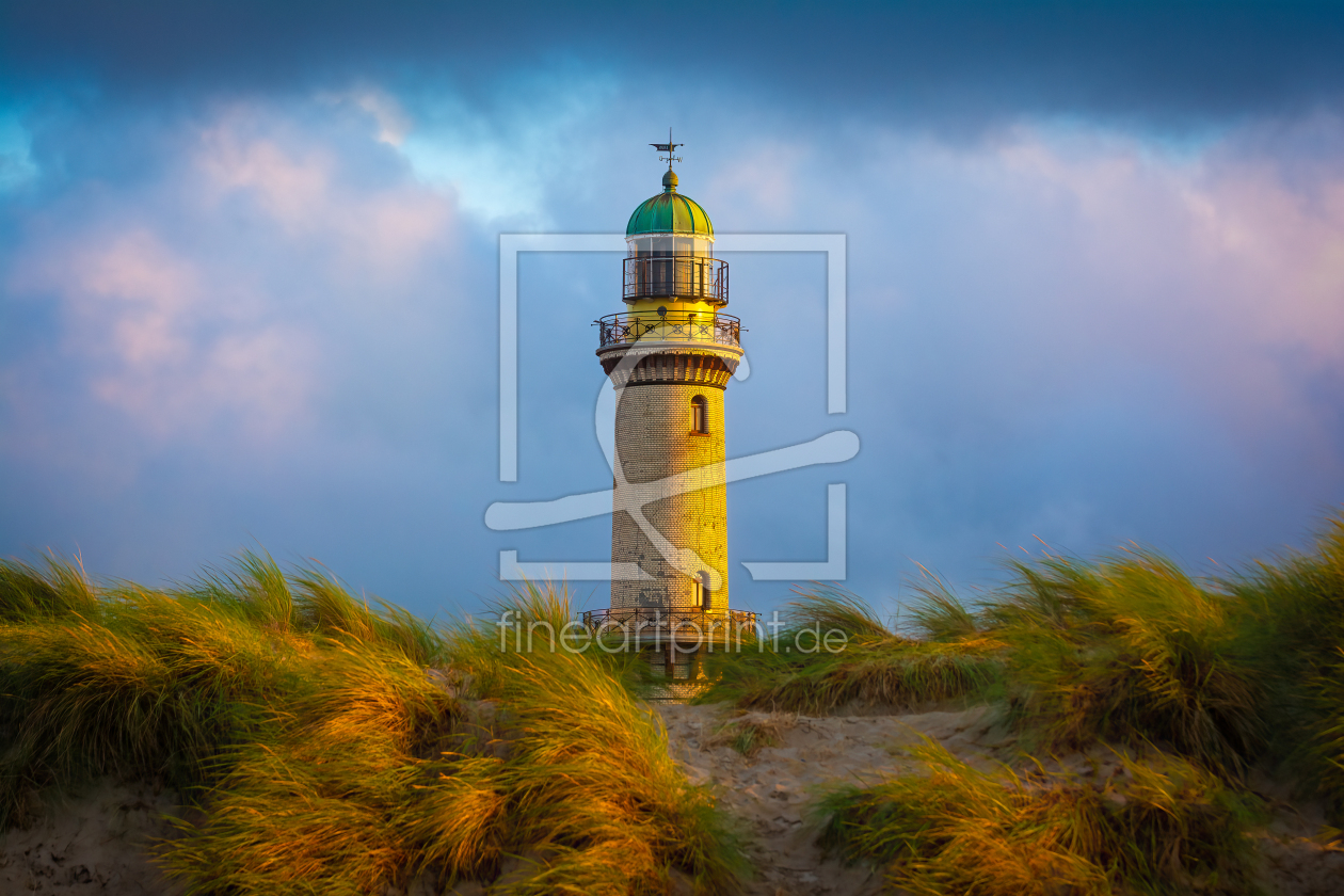 Bild-Nr.: 12622516 Leuchtturm in Warnemünde am Abend erstellt von Martin Martin Wasilewski