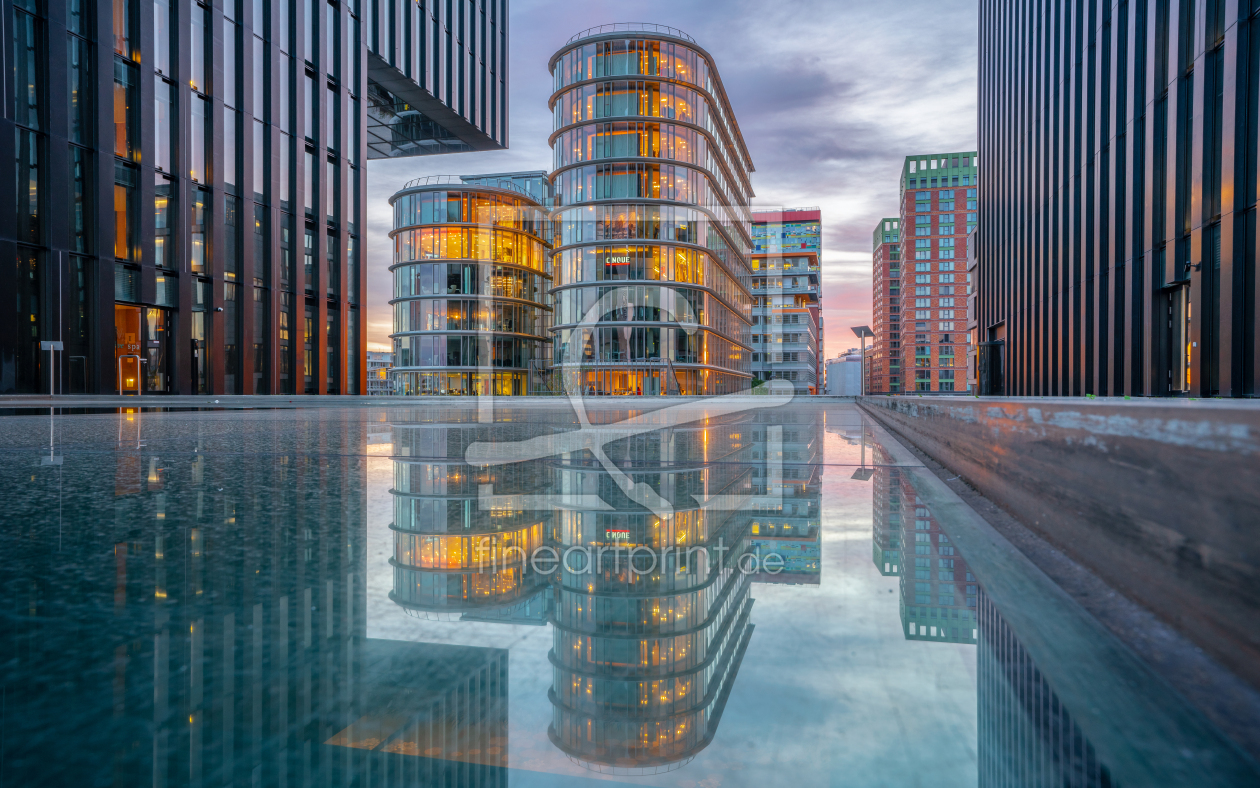 Bild-Nr.: 12696650 Düsseldorf - Moderne Architektur im Medienhafen erstellt von alfotokunst