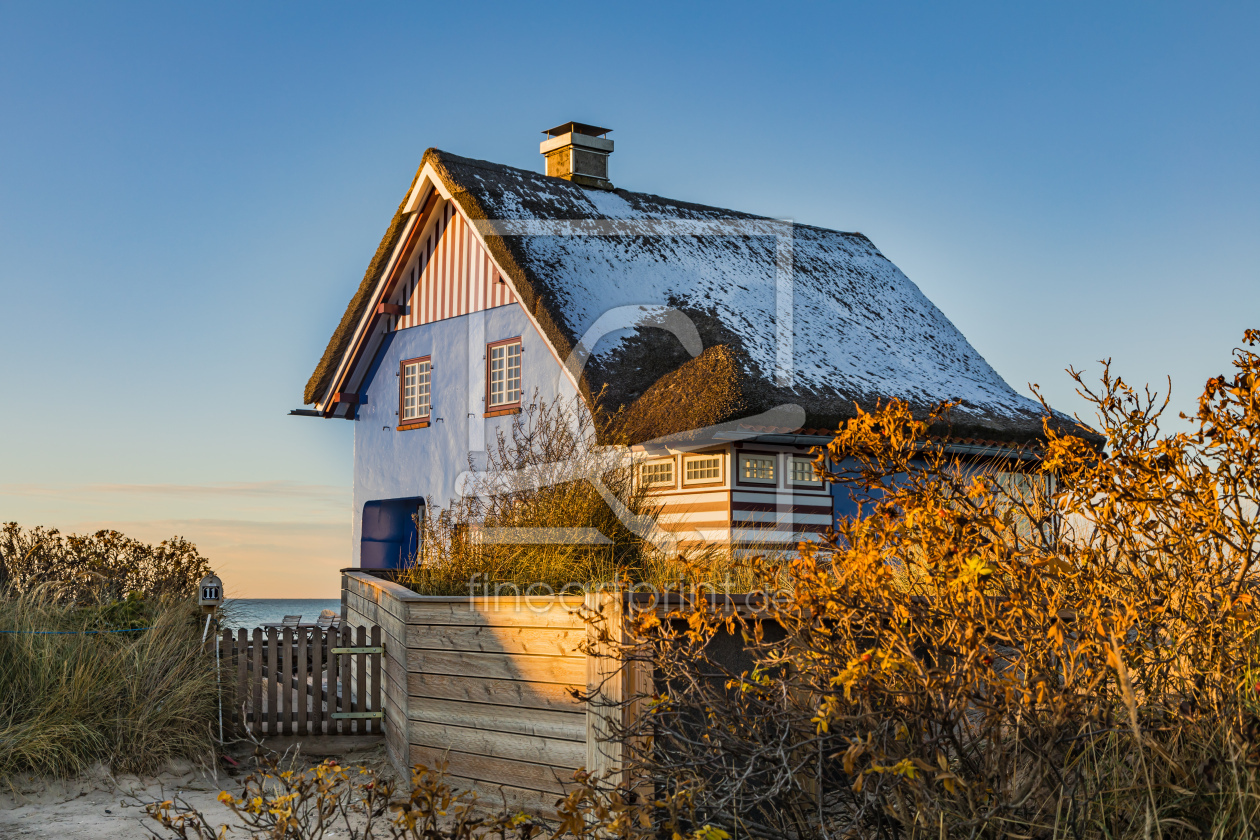 Bild-Nr.: 12707740 Das Blaue Haus am Meer erstellt von Ursula Reins