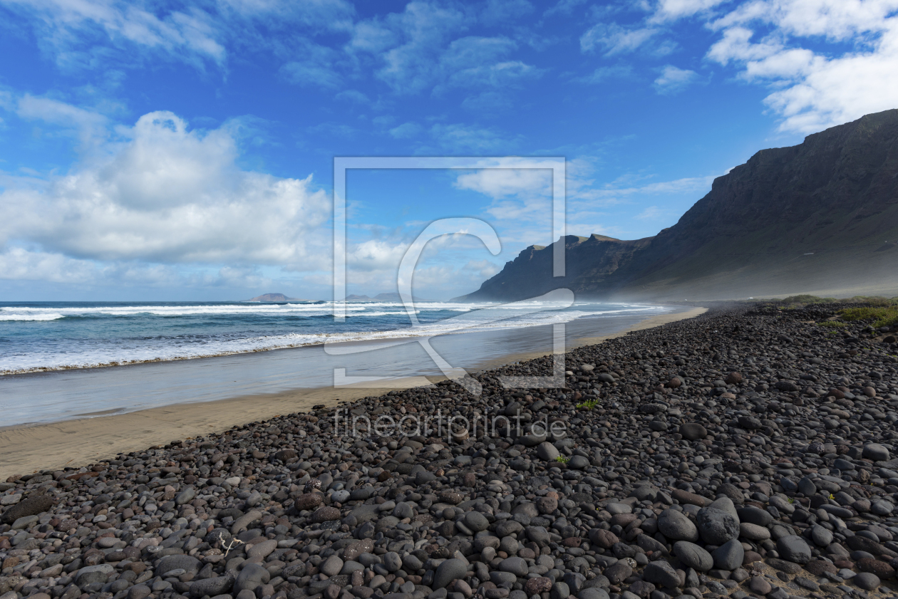 Bild-Nr.: 12715976 Lavasteine am Playa de Famara erstellt von Walter G. Allgöwer