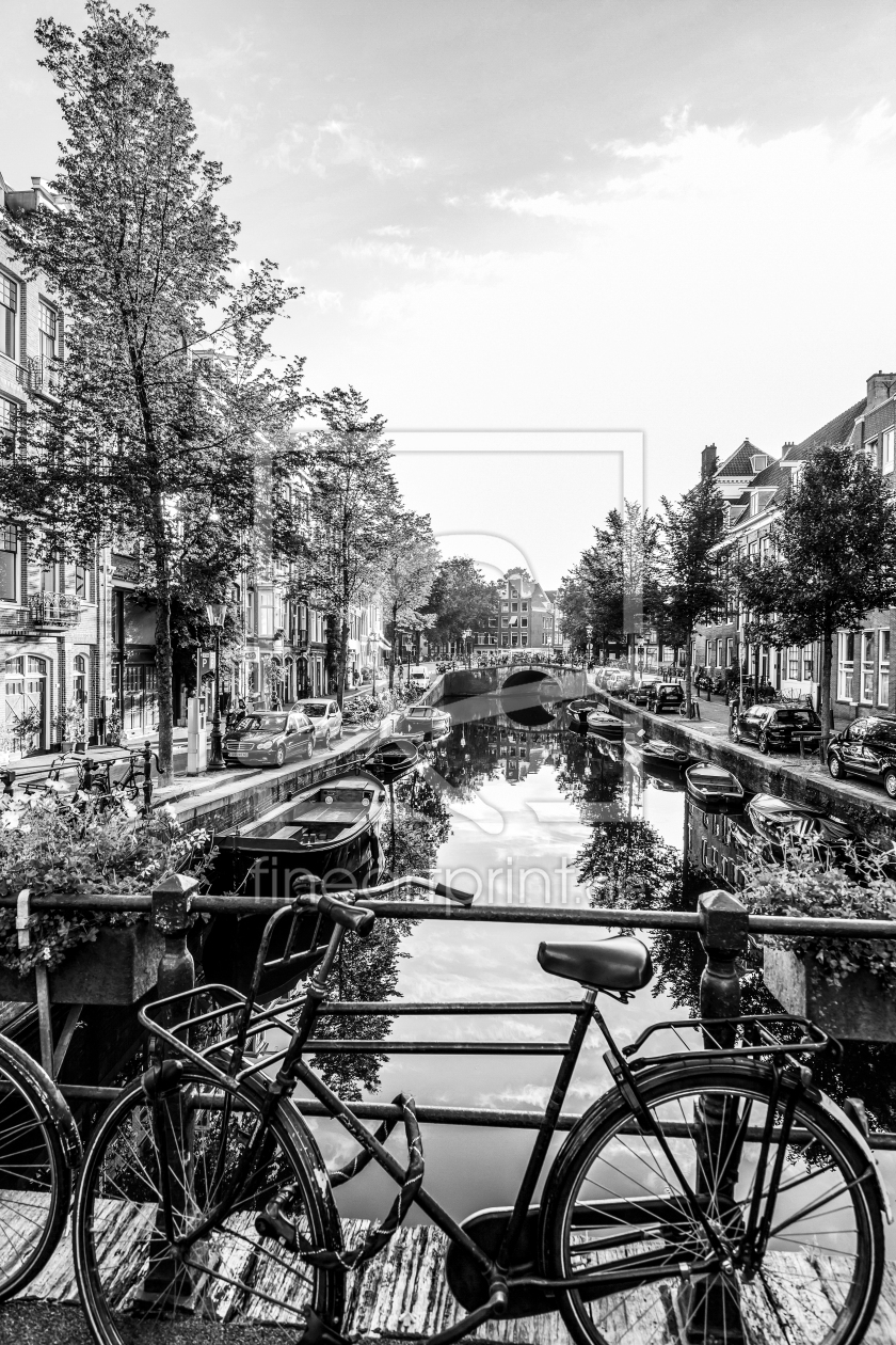 Bild-Nr.: 12734309 Fahrrad an einer Gracht in Amsterdam - Monochrom erstellt von dieterich