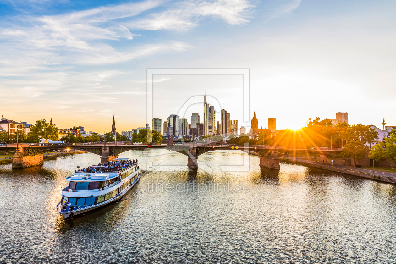 Bild-Nr.: 12742098 Ausflugsschiff vor der Skyline von Frankfurt  erstellt von dieterich