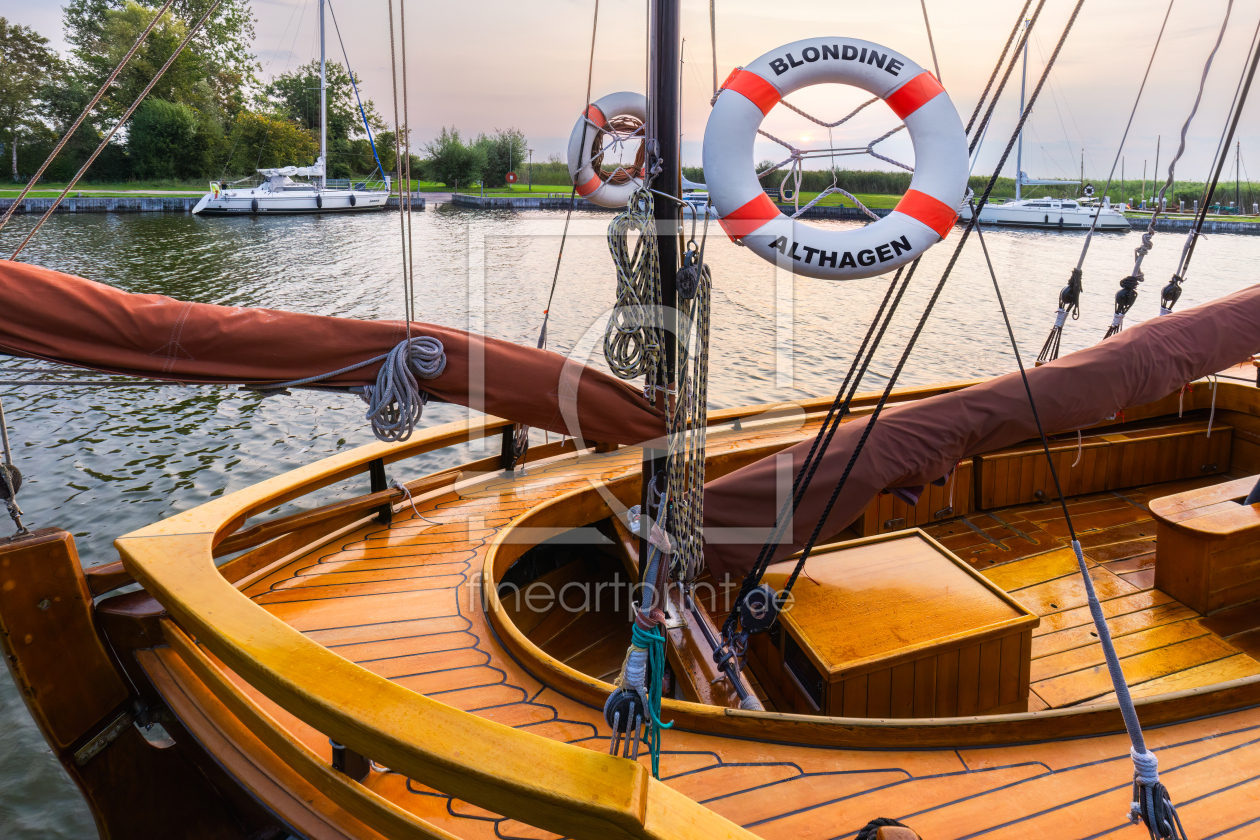 Bild-Nr.: 12742710 Zeesboot Blondine erstellt von Daniela Beyer