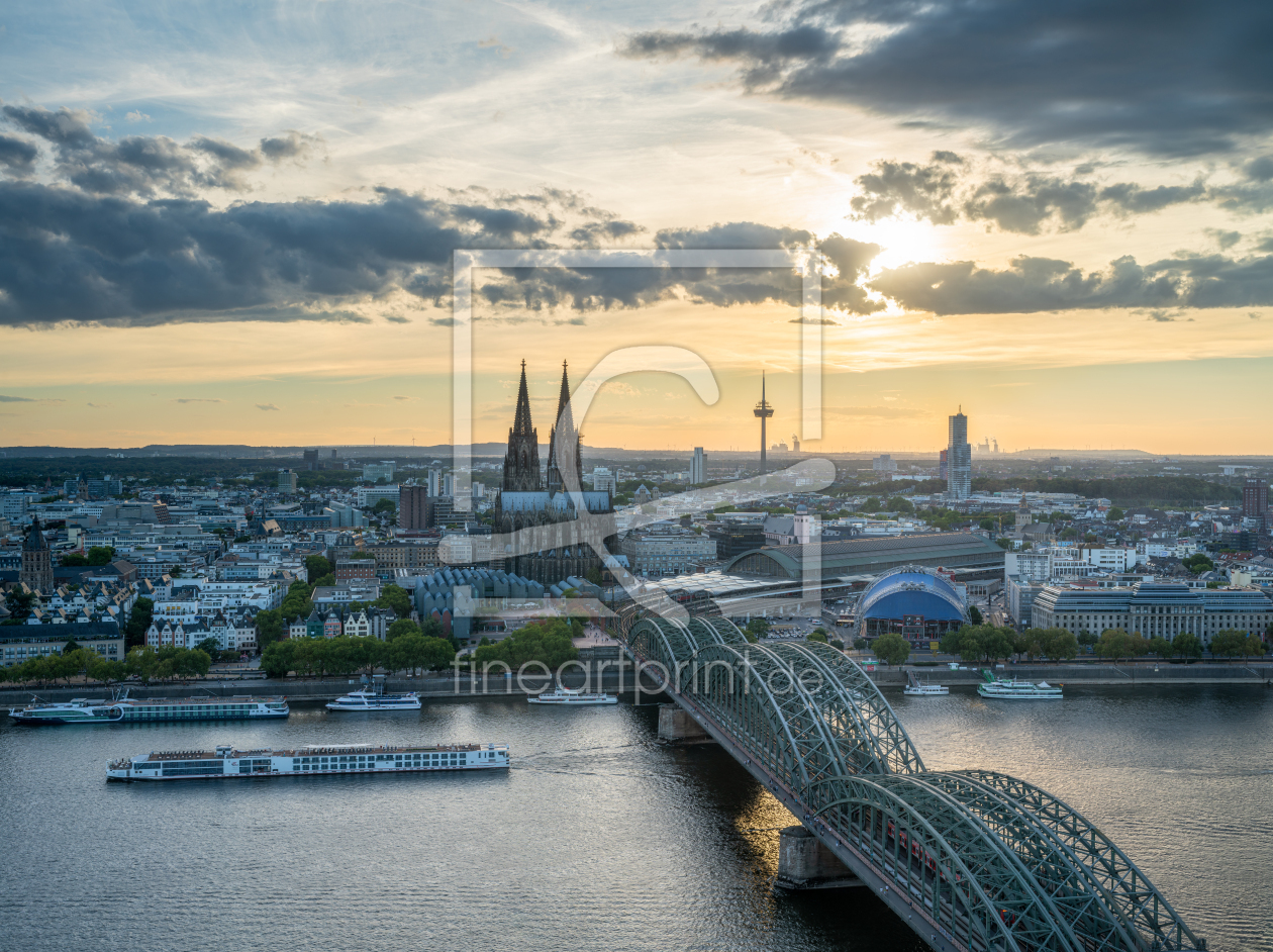 Bild-Nr.: 12742759 Köln Stadtansicht bei Sonnenuntergang erstellt von eyetronic