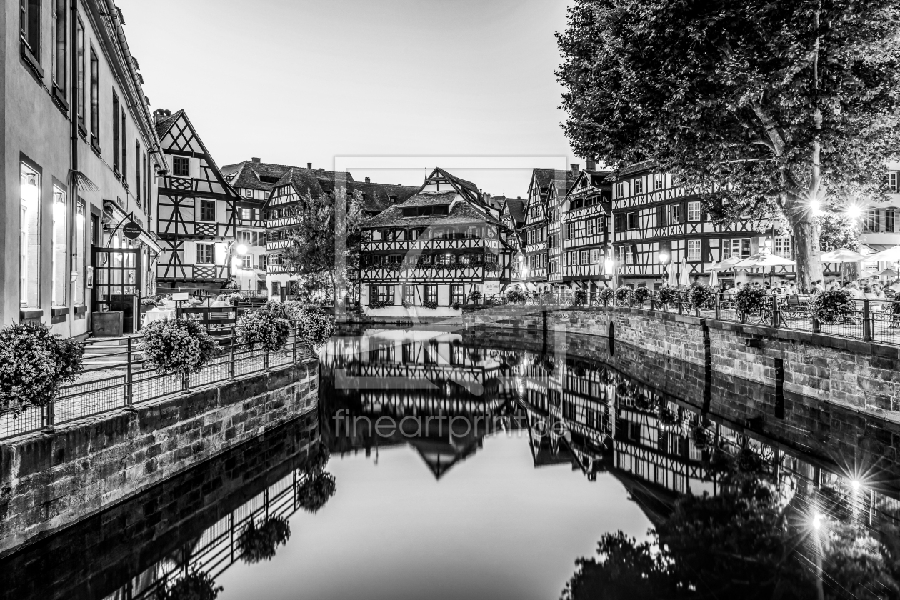 Bild-Nr.: 12743682 Petite France in Straßburg am Abend - Schwarzweiss erstellt von dieterich