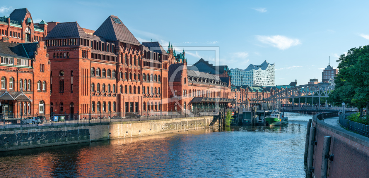 Bild-Nr.: 12744096 Zollkanal mit Speicherstadt und Elbphilharmonie erstellt von eyetronic