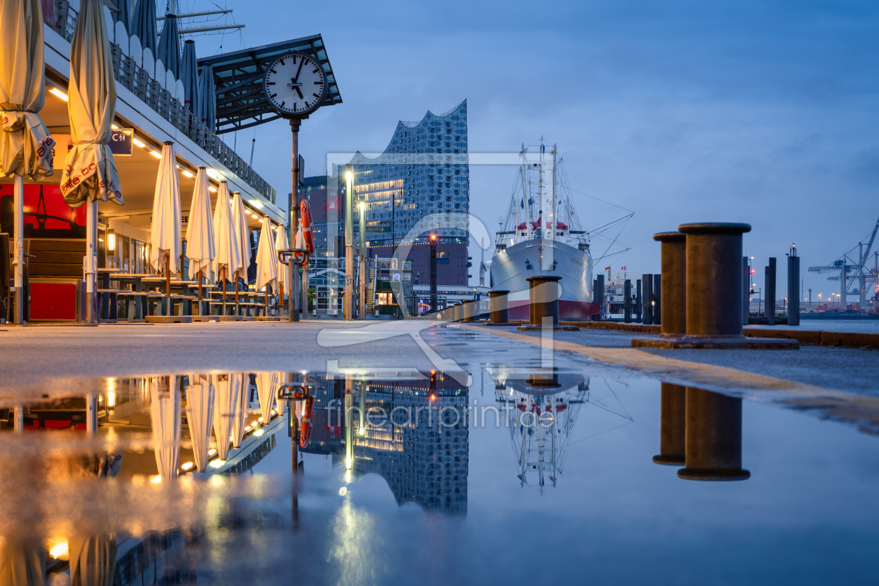 Bild-Nr.: 12747218 Hamburger Hafen mit Elbphilharmonie erstellt von eyetronic