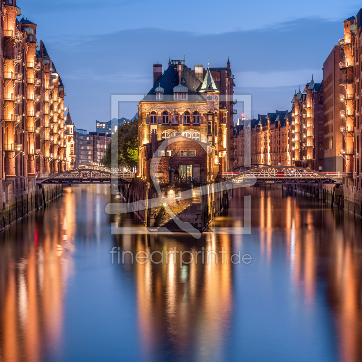 Bild-Nr.: 12747596 Wasserschloss in Hamburg erstellt von eyetronic