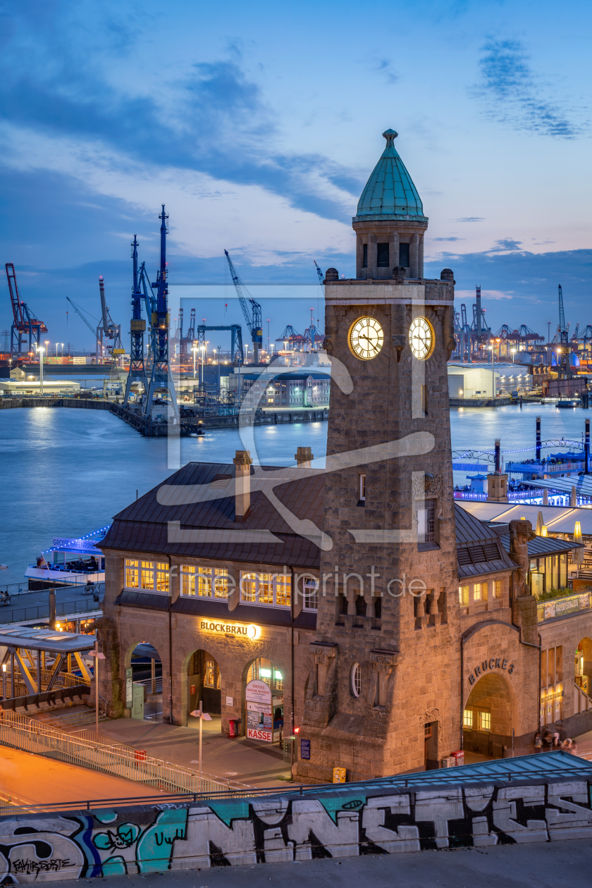 Bild-Nr.: 12747862 Pegelturm St Pauli Landungsbrücken erstellt von eyetronic