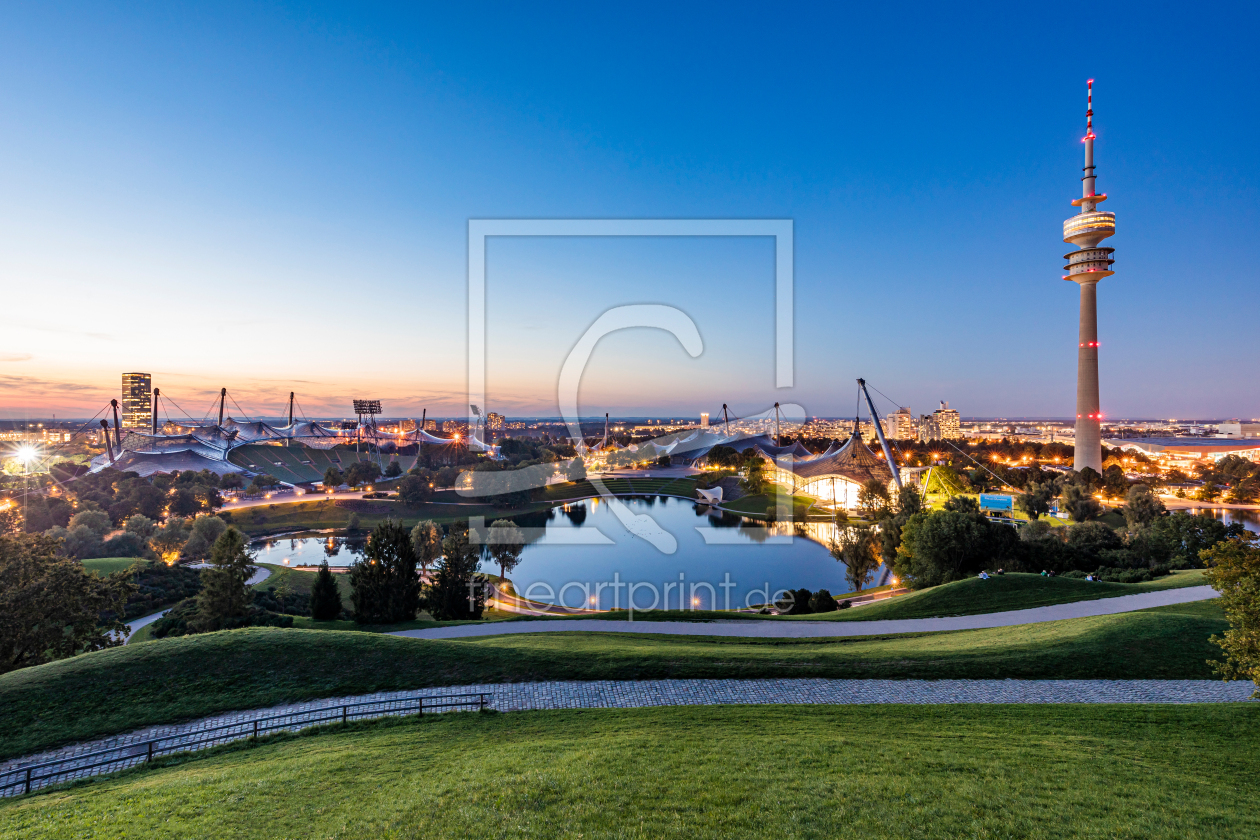 Bild-Nr.: 12763282 Olympiapark mit Olympiaturm in München am Abend erstellt von dieterich