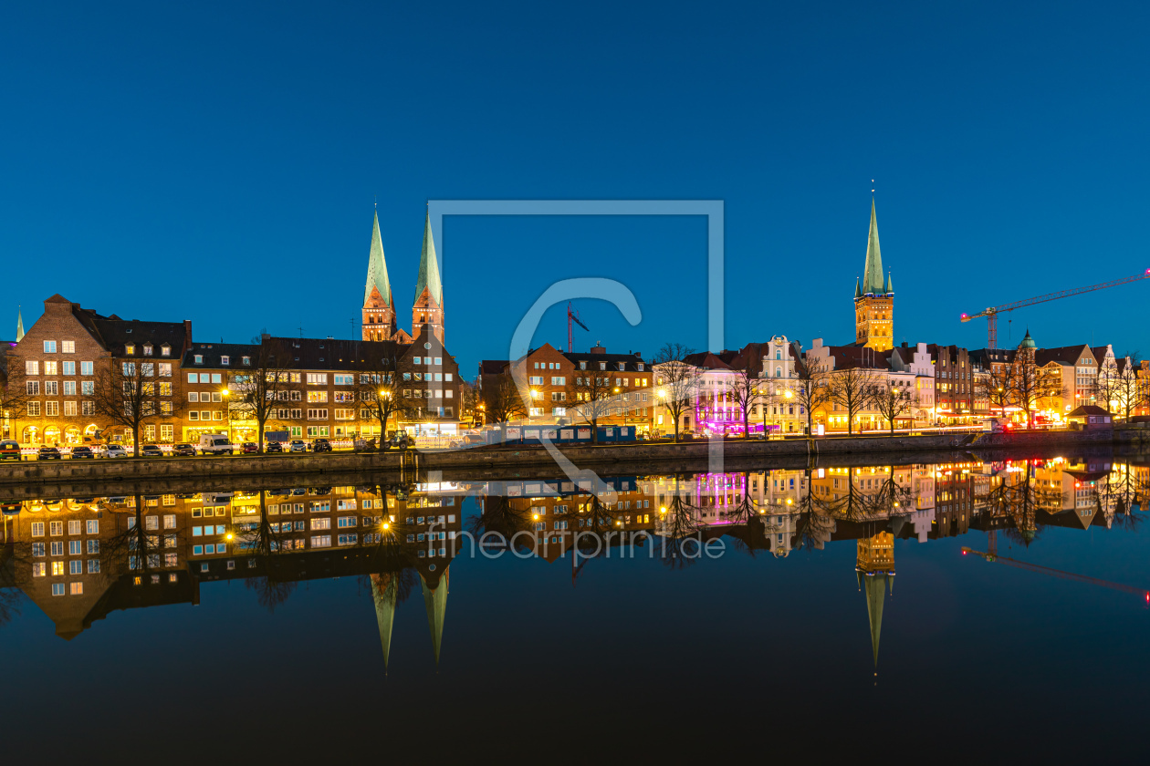 Bild-Nr.: 12782715 Lübeck Skyline in der Trave erstellt von Ursula Reins