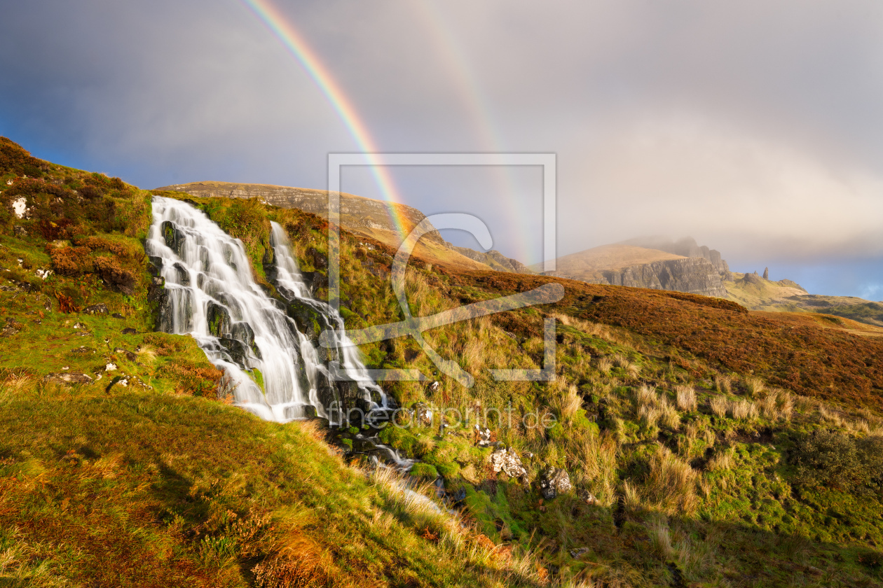 Bild-Nr.: 12786789 Wasserfall mit Regenbogen und Old Man of Storr erstellt von Daniela Beyer