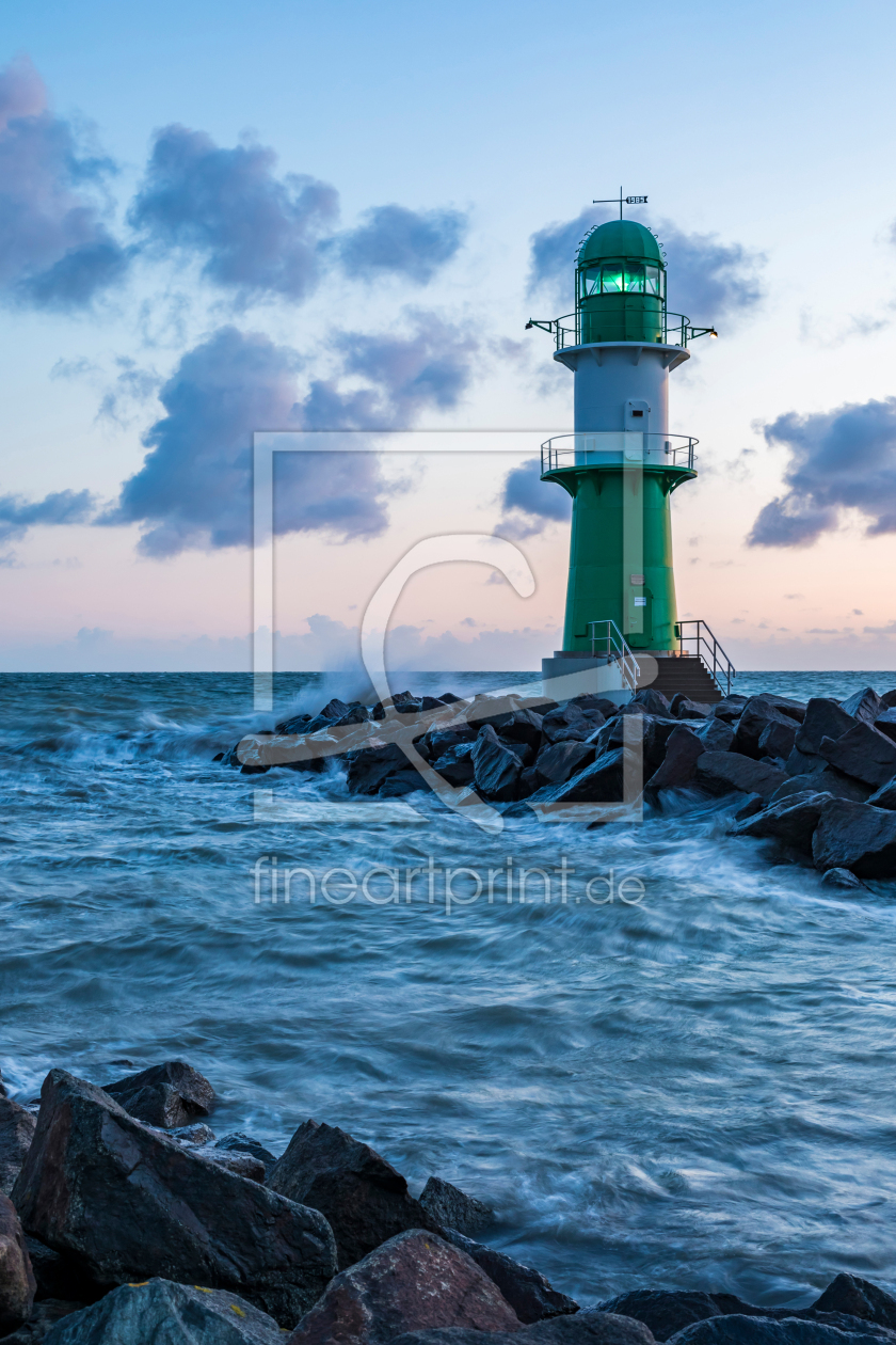 Bild-Nr.: 12795611 Leuchtturm in Warnemünde an der Ostsee erstellt von dieterich