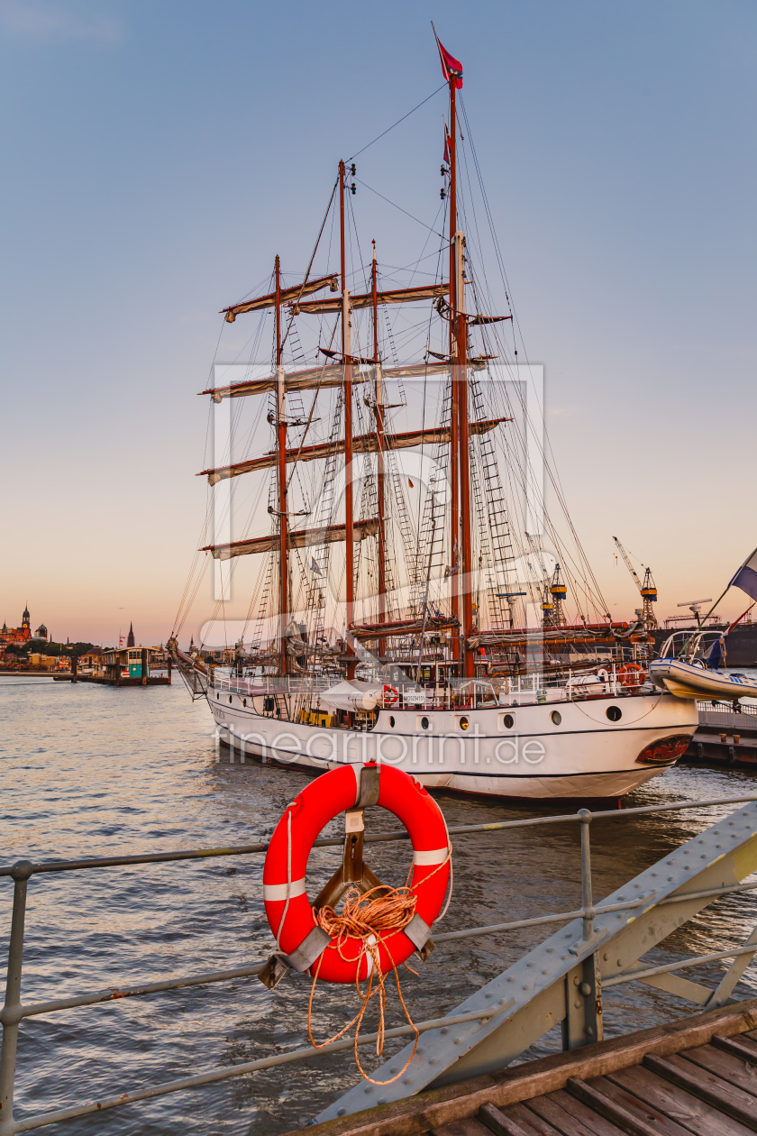 Bild-Nr.: 12796817 Loth Lorien im Hamburger Hafen erstellt von Ursula Reins