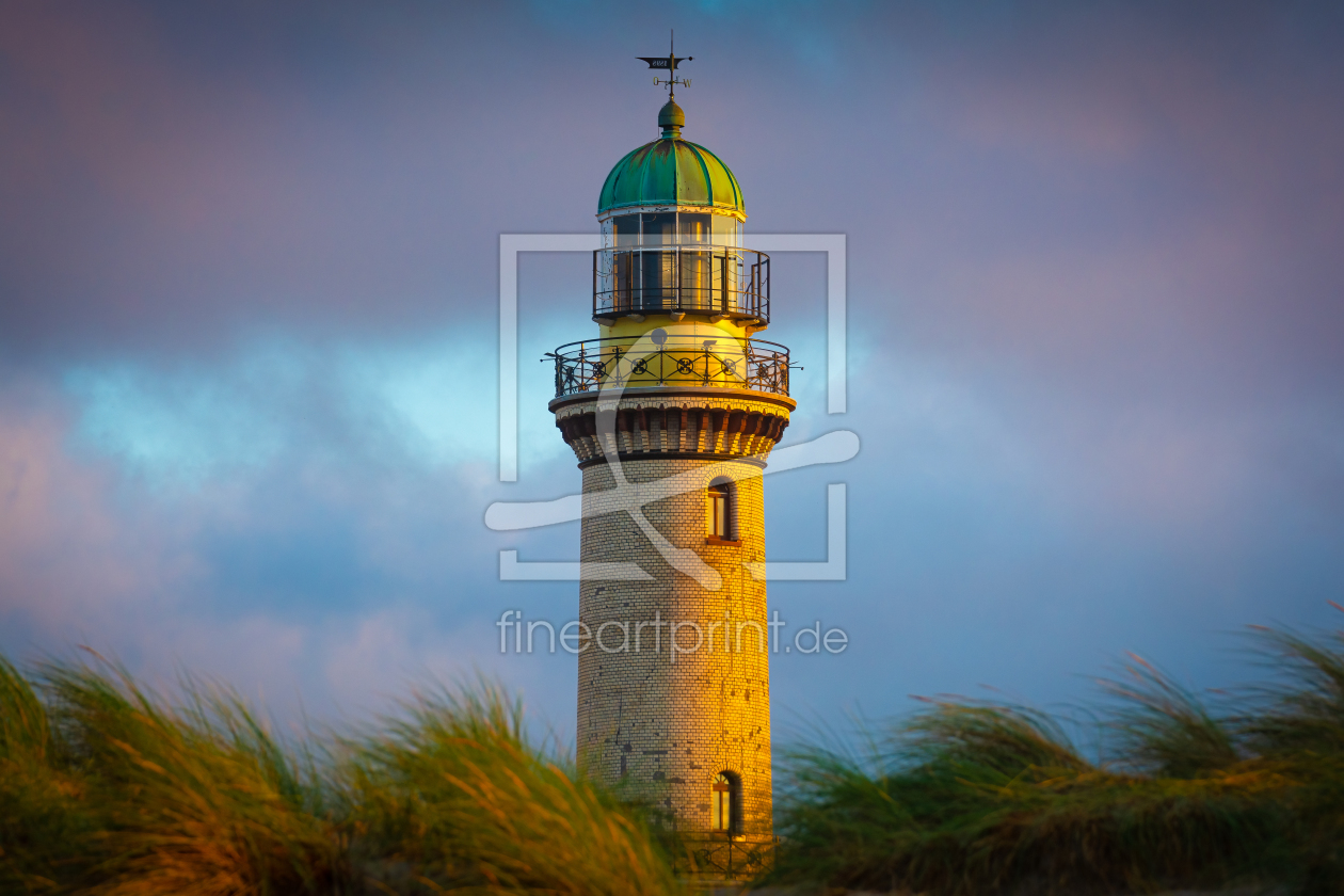 Bild-Nr.: 12798445 Leuchtturm in Warnemünde im Herbstlicht erstellt von Martin Martin Wasilewski