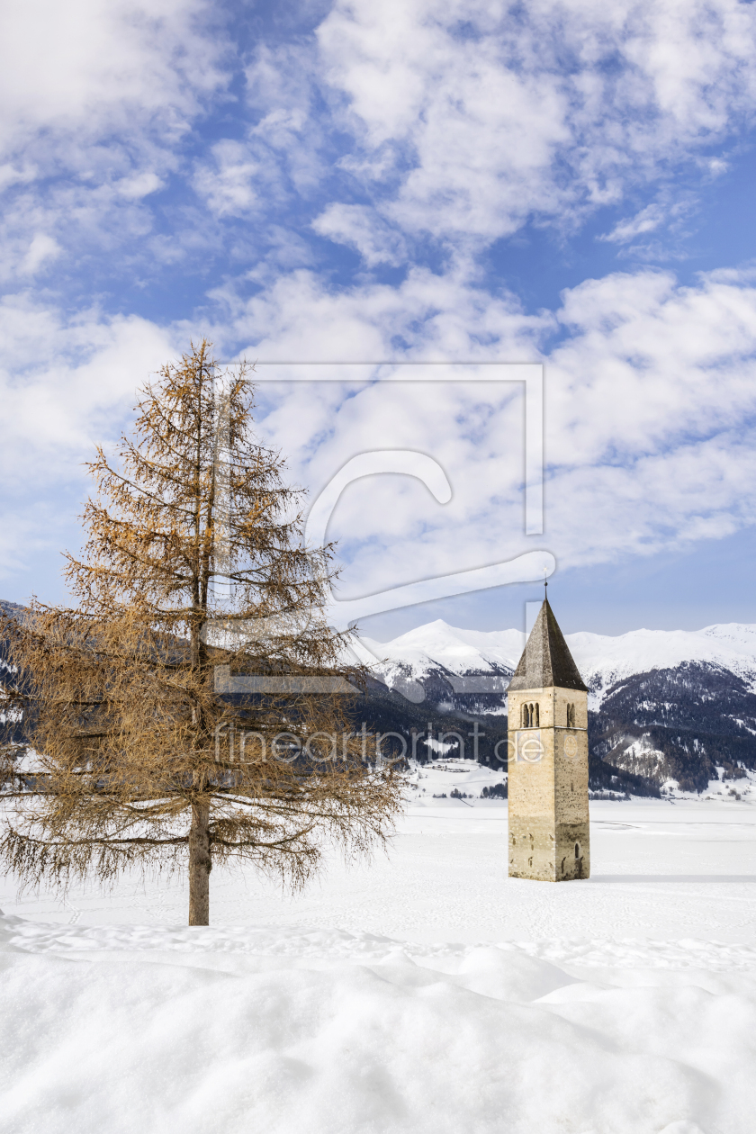 Bild-Nr.: 12801386 Reschensee mit versunkenem Kirchturm im Winter erstellt von Melanie Viola