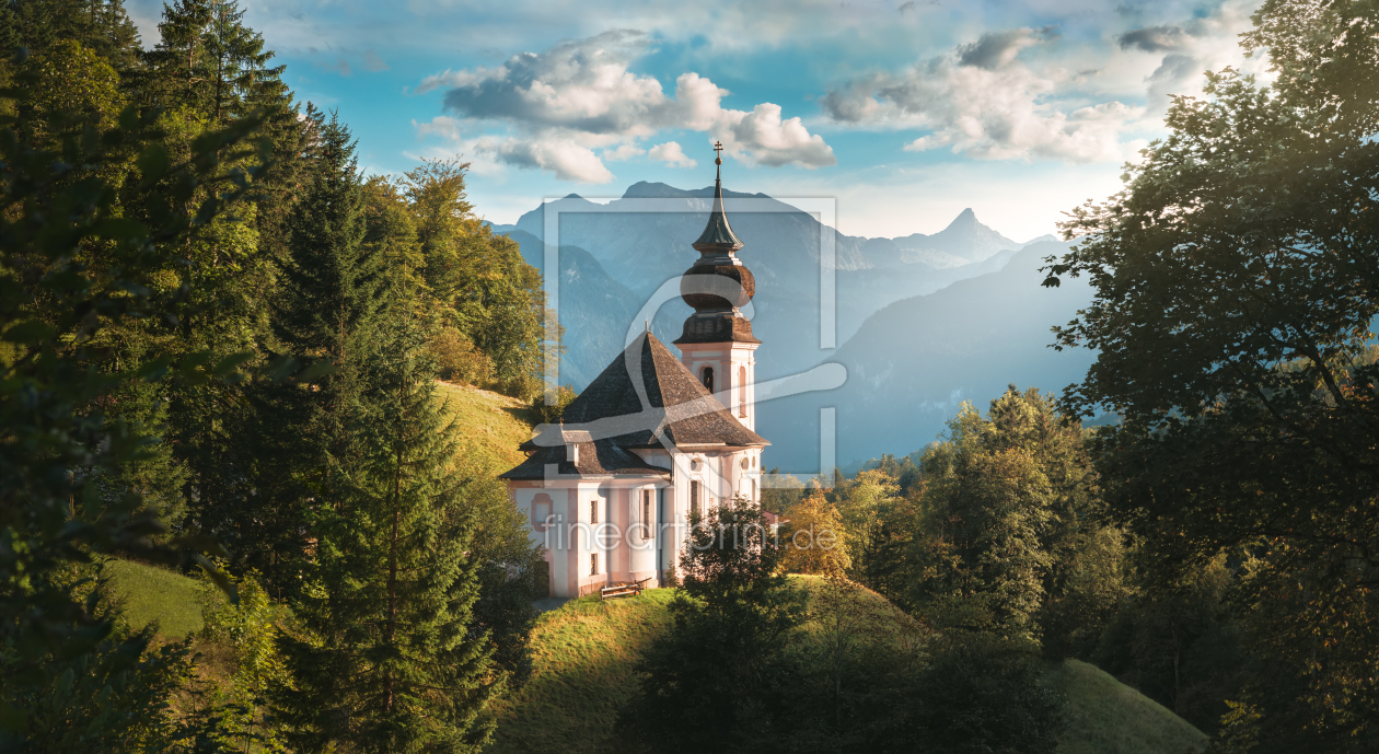 Bild-Nr.: 12802356 Eine idyllische kleine Kirche mitten in der Natur erstellt von Smileus