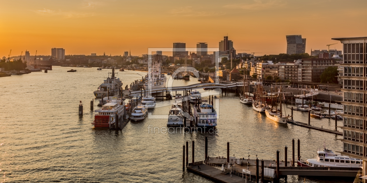 Bild-Nr.: 12804719 Hamburg in Gold getaucht erstellt von Ursula Reins