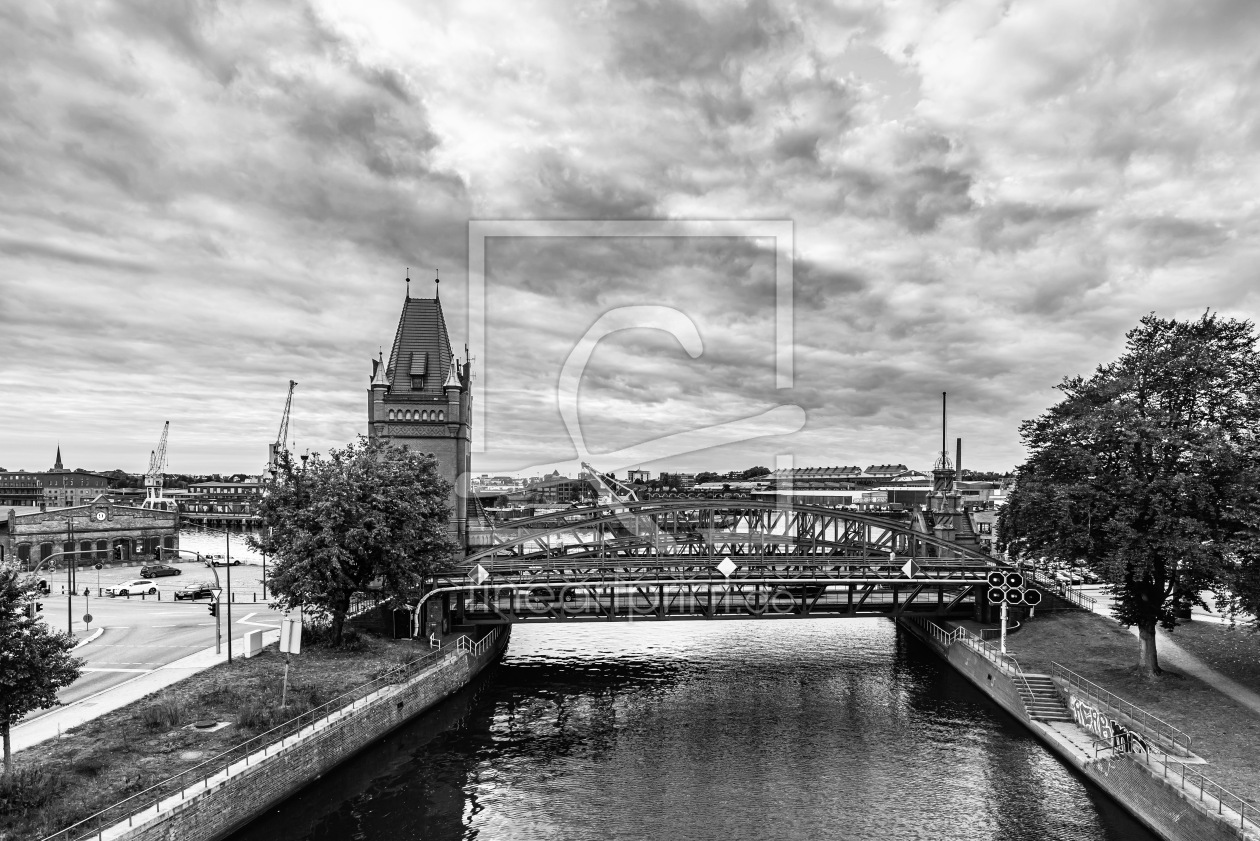 Bild-Nr.: 12814581 Hubbrücke Burgtorhafen Lübeck S_W erstellt von Ursula Reins
